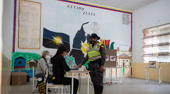 Fe y baja afluencia de votantes en los comicios locales y regionales en Venezuela