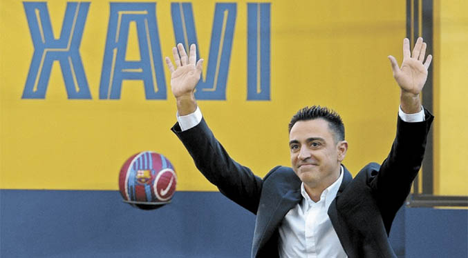 Xavi realizará su estreno con el Barça este sábado en el derbi catalán