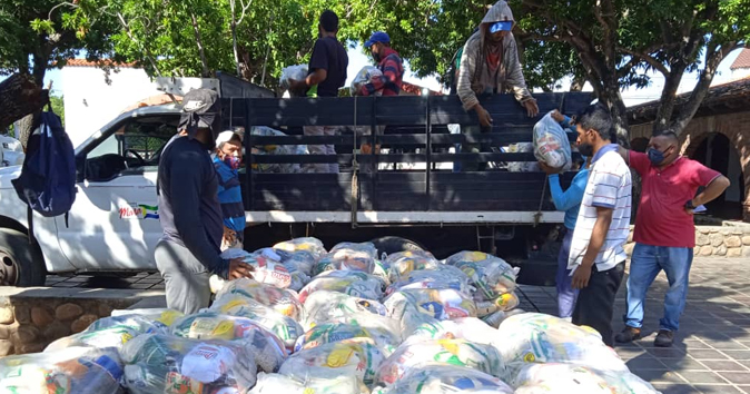Entregan 170 toneladas de alimentos en bases de misiones de La Sierrita