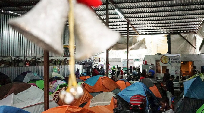 Migrante en la frontera de México: Mi hija está pequeña y no supo que era Navidad