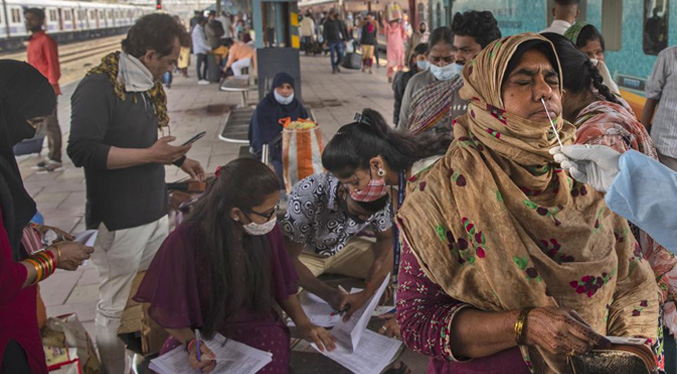 India autoriza vacunas y pastilla para combatir la pandemia