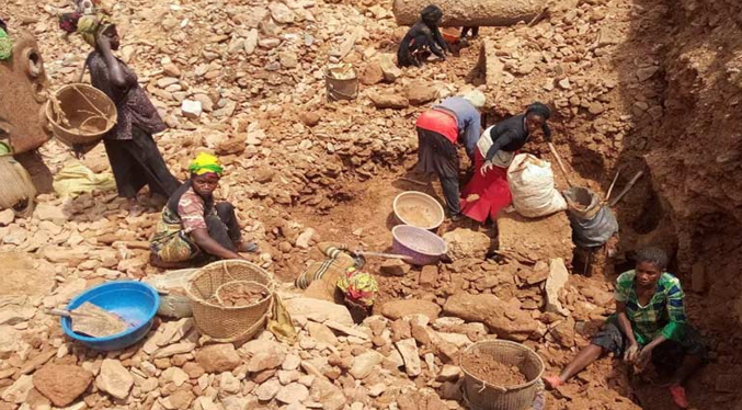 Al menos 38 fallecidos deja derrumbe de ocho pozos en una mina de oro en Sudán