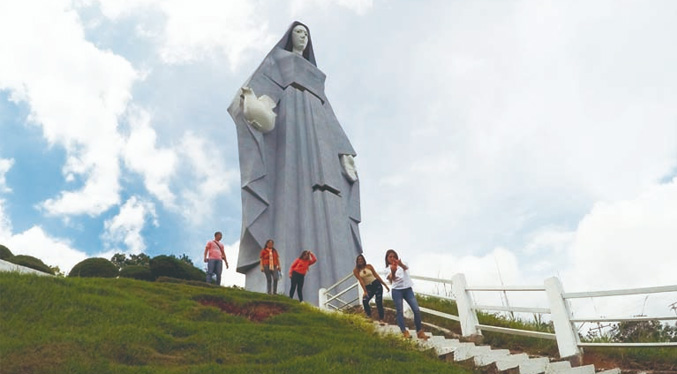 Trujillanos celebran el 38 aniversario de su monumento a la paz