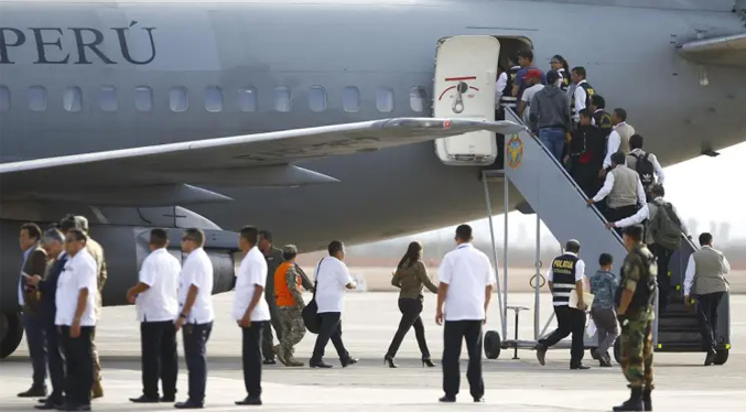 Suspenden la deportación de 41 venezolanos en Perú