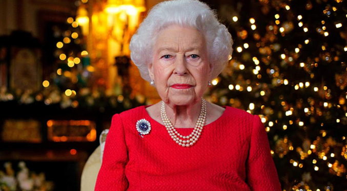 Reina Isabel dice que extraña la «risa familiar» de su marido en Navidad