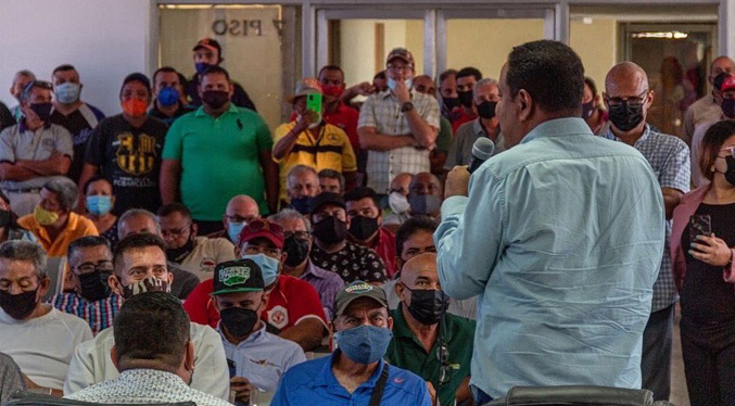 Alcalde Rafael Ramírez se reúne con transportistas de Maracaibo buscando soluciones para el sector