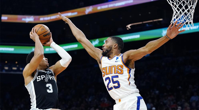 Suns derrotan a Spurs y son los primeros en llegar a 20 triunfos