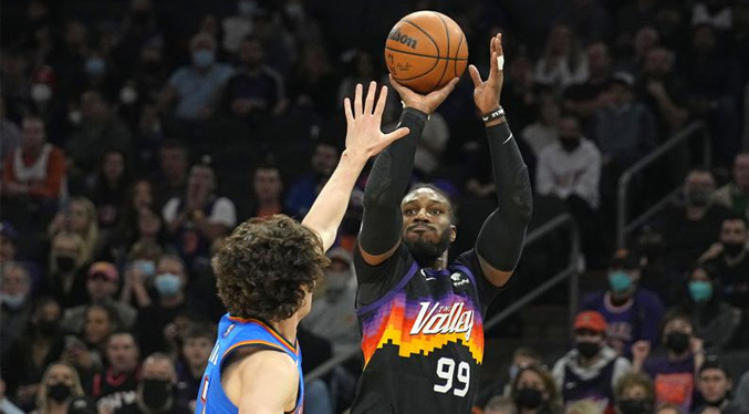 Suns hilan 5 triunfos y lideran la NBA