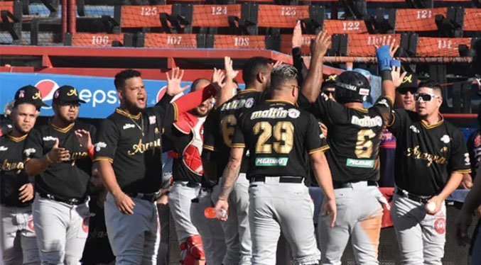 Los Tigres clasifican a los playoffs del béisbol de Venezuela tras eliminar a Bravos