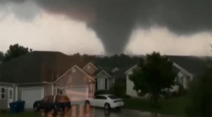 Al menos 50 personas fallecen por impacto de varios tornados en EEUU