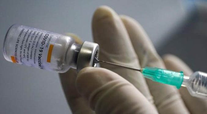 Expertos señalan que vacunas Sinovac y Pfizer no son efectivas contra ómicron
