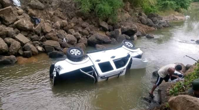 Alcalde anzoatiguense sufre accidente de tránsito junto a su esposa e hijos