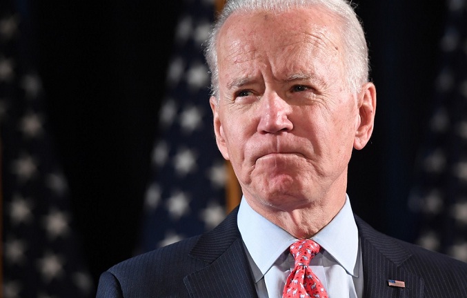 Biden se replantea algunas de sus medidas anticovid ante el avance de ómicron