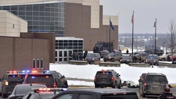 Muere un cuarto estudiante tras el tiroteo en un instituto de Michigan