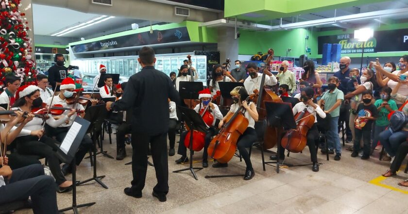 Fiorella, Ranacer y San Juan Group celebran con concierto Navideño