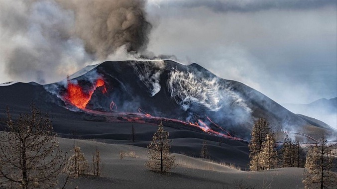 Lava del volcán destruye en La Palma otras 60 edificaciones