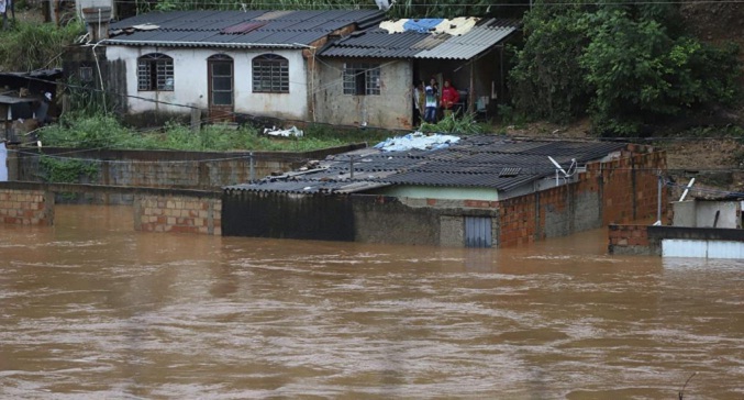 Al menos 18 muertos y unos 16 mil damnificados por las lluvias en Brasil