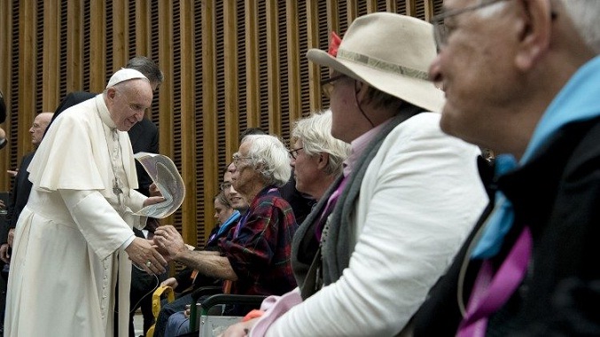 El papa Francisco pide no dejar solos a los abuelos, sin descuidar el tema de la pandemia