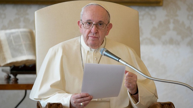 Papa Francisco pide tratamientos justos para enfermos de Sida