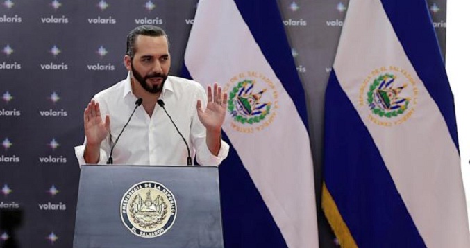 Presidente salvadoreño señala a EEUU de «aliarse» con la oposición