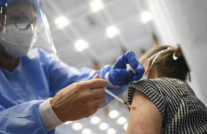 El 55 % de venezolanos tienen las dos dosis de la vacuna contra la COVID-19