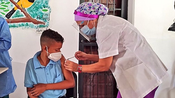 Ministra Santaella: 700 mil estudiantes han sido inmunizados contra la COVID-19