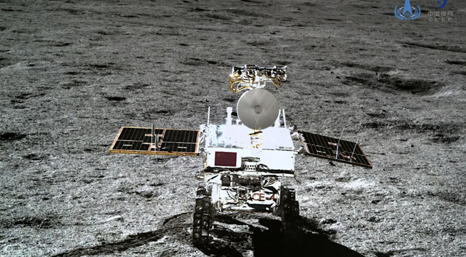 Un vehículo chino explorará en la Luna un «misterioso» objeto cuadrado