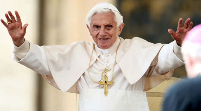 Denuncian a Benedicto XVI por encubrir abusos sexuales contra menores