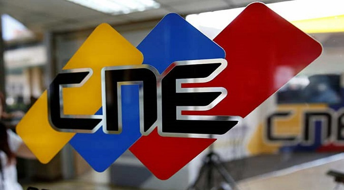 CNE aprueba tres solicitudes para posible referendo revocatorio de Maduro
