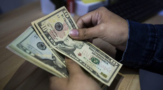 Economista José Puente: El tipo de cambio “dará un salto que generará inflación”