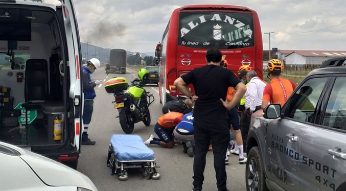 Ciclista colombiano Egan Bernal, será operado de «politraumatismo» tras chocar contra un autobús