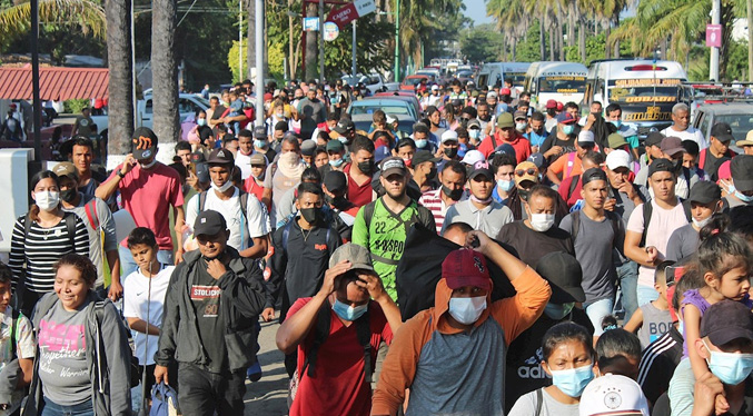 Unos 500 migrantes, entre ellos venezolanos, marchan para solicitar libre tránsito en México