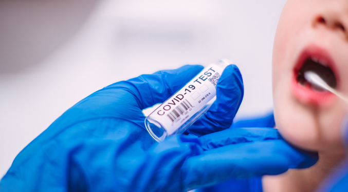 OMS: Aumento de casos de ómicron podría crear variantes más peligrosas