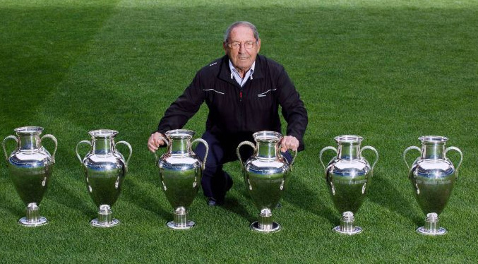 Fallece Paco Gento, único jugador de la historia del fútbol en ganar seis Copas de Europa