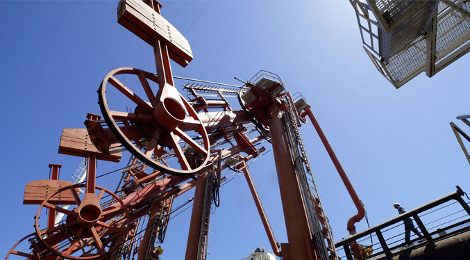 Reuters: Petrolero iraní descargará dos millones de barriles en Venezuela