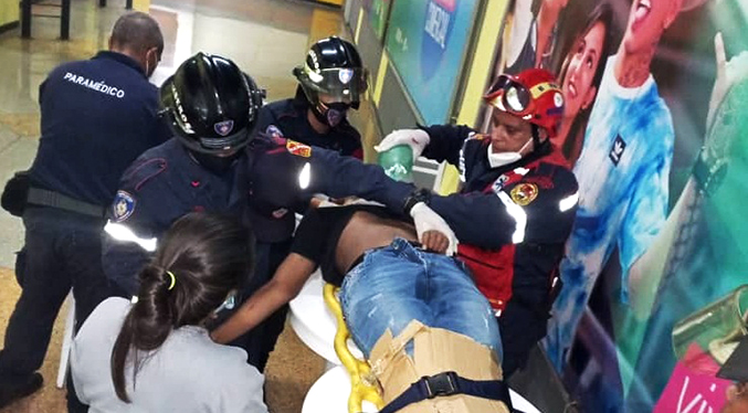 Adolescente muere tras lanzarse del tercer piso del Sambil Caracas