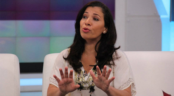 Tania D´Amelio anuncia que es improcedente solicitud de revocatorio contra presidente Maduro