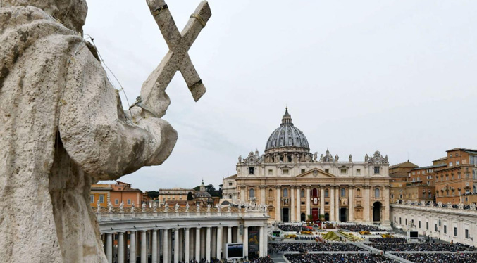 El Vaticano expresa «remordimiento» por casos de abusos a menores por parte del clero