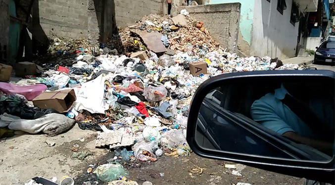 Linchan a joven y lo lanzan a un basurero en Caracas