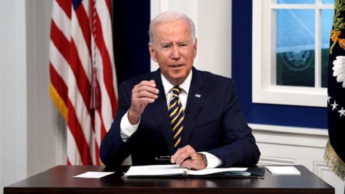 Biden ordena duplicar la compra de pastillas contra la COVID-19