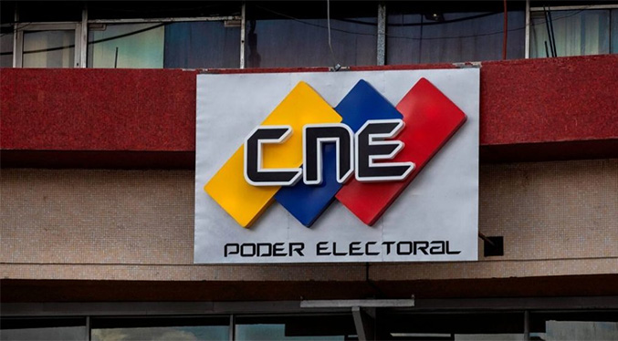 CNE recibe propuesta del reglamento para voto en el exterior de parte del rector Enrique Márquez