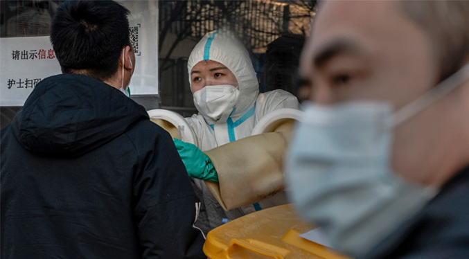 Dos hospitales cerrados en China por rechazar pacientes de urgencia debido al covid