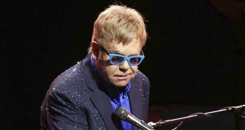 Elton John da positivo al COVID-19 y suspende dos conciertos en EEUU