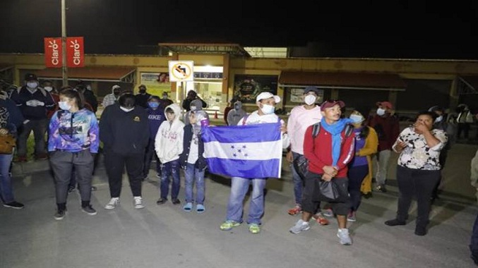 Primera caravana de hondureños y nicaragüenses sale hacia EEUU
