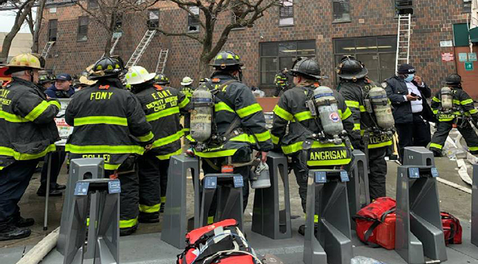 Al menos 19 muertos en un incendio en Nueva York