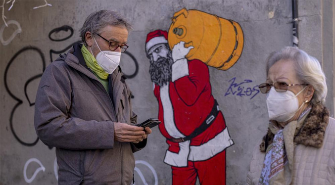 Ola de COVID-19 refuerza normas sobre mascarillas en Europa