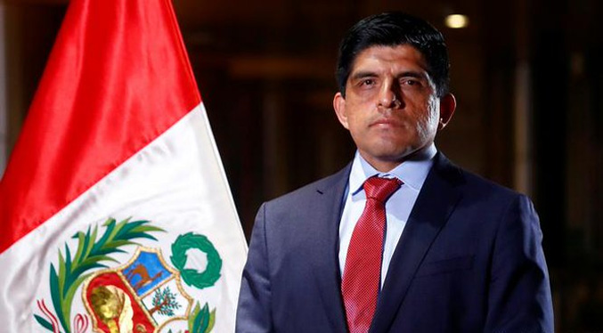 Ministro peruano es internado en cuidados intensivos por COVID-19
