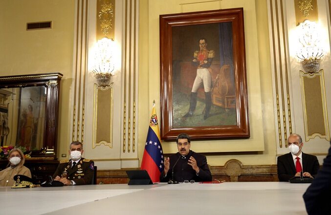Nicolás Maduro: EEUU al felicitar al gobernador de Barinas reconoce al CNE