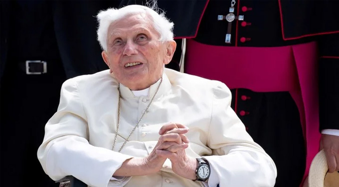 El Vaticano defiende la lucha de Benedicto XVI contra los curas pederastas