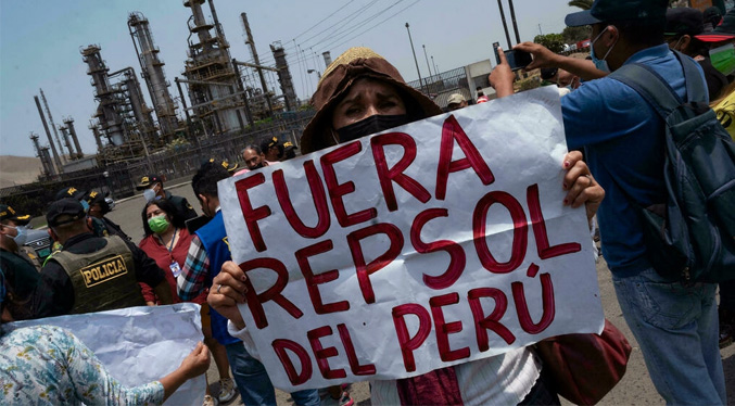 Nuevo derrame en ducto de refinería de Repsol en costa de Perú